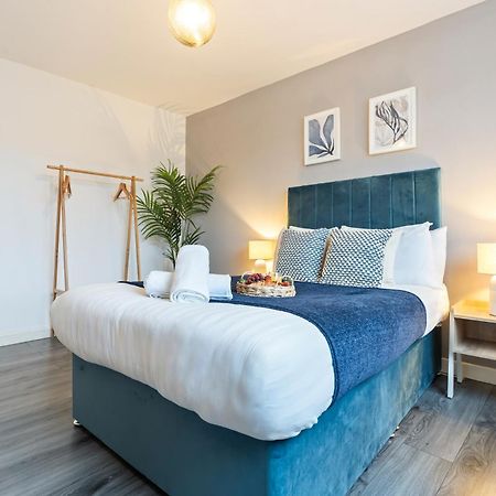 Stylish New Apartment - Free Wifi & Netflix - Top Rated - 3Mh Cradley Heath Bagian luar foto