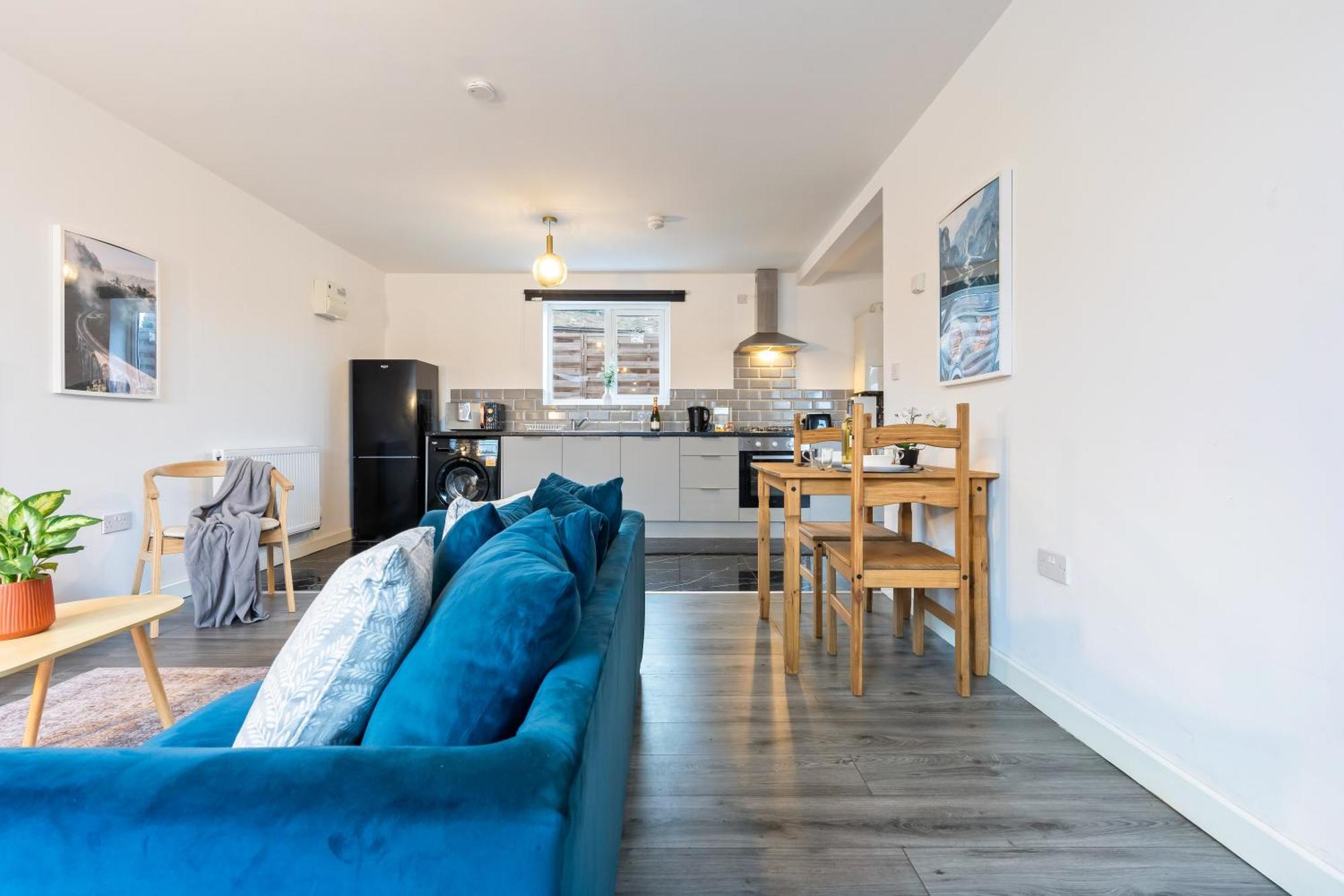 Stylish New Apartment - Free Wifi & Netflix - Top Rated - 3Mh Cradley Heath Bagian luar foto