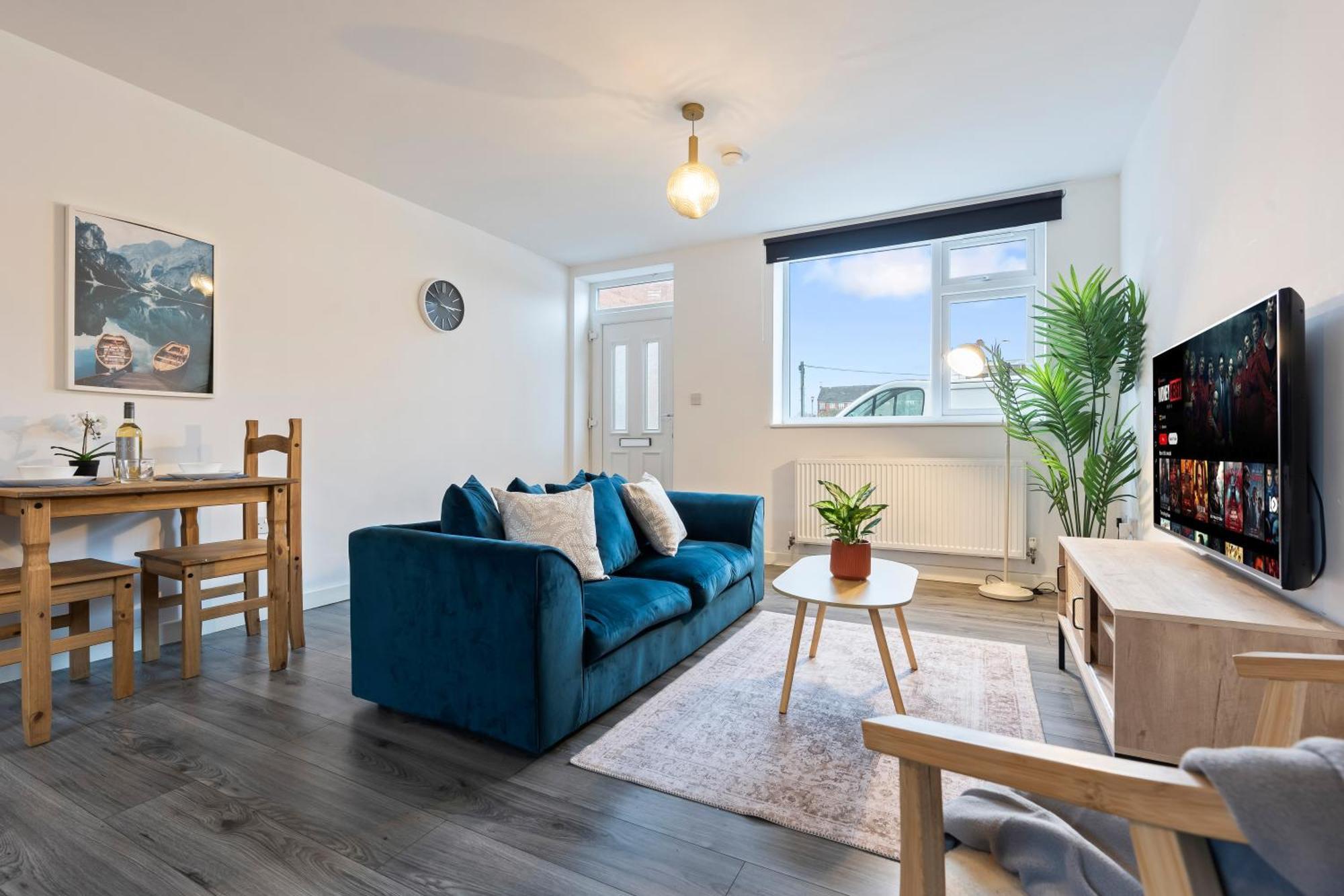 Stylish New Apartment - Free Wifi & Netflix - Top Rated - 3Mh Cradley Heath Bagian luar foto